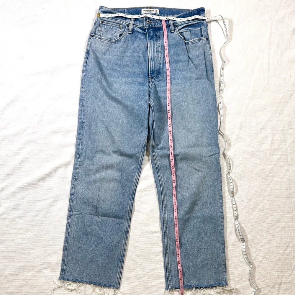 Abercrombie 90’s Straight Ultra High Rise 10 30 Mid Wash Cropped - Picture 5 of 5